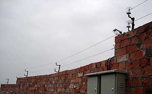 成都龍泉煙花爆竹廠電子圍欄工程案例 - 中出網(wǎng)-智能出入口與停車充電門(mén)戶