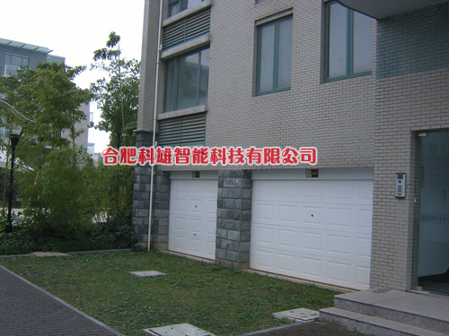 車(chē)庫(kù)門(mén)