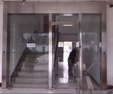 阜陽公安局門禁系統(tǒng)自動門案例 - 中出網(wǎng)-智能出入口與停車充電門戶