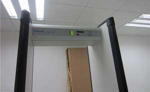 德賽集團(tuán)安裝METOR6S金屬探測(cè)門(mén)案例