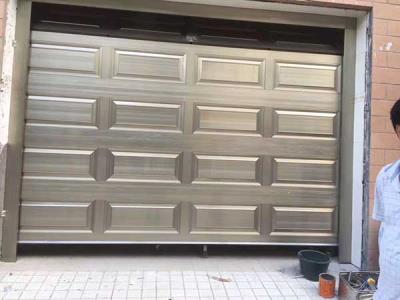 車(chē)庫(kù)門(mén)