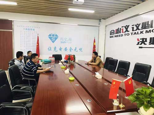 烏魯木齊客戶領導蒞臨尚億創(chuàng)新進行考察指導