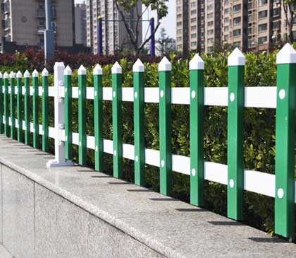 PVC草坪護(hù)欄