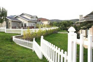 PVC草坪護(hù)欄