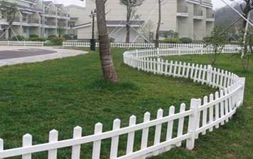 PVC草坪花壇護(hù)欄