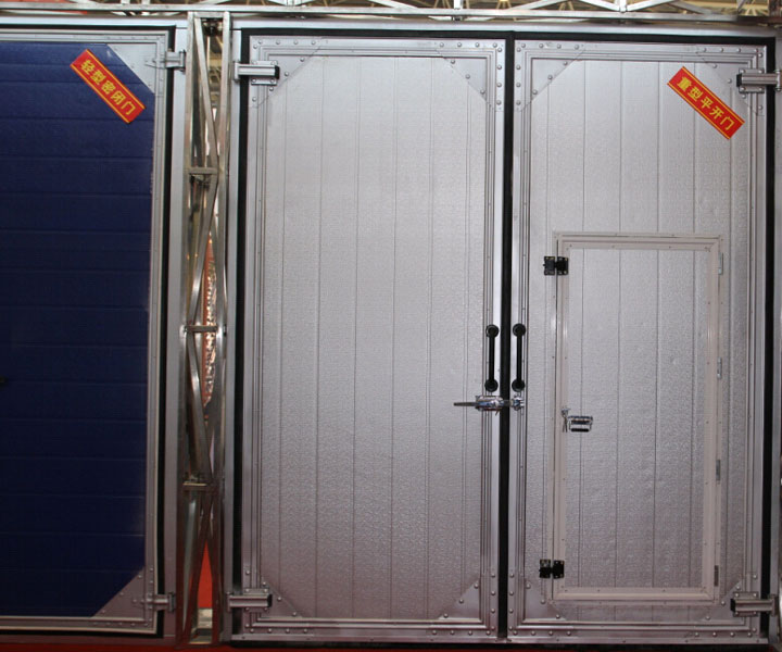 工業(yè)平開門