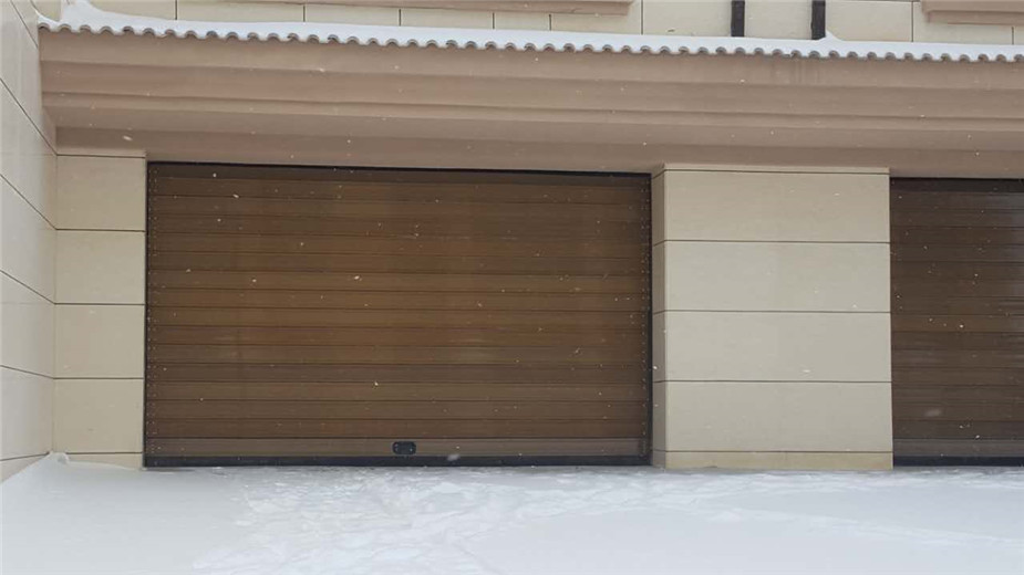 哈爾濱觀江國(guó)際車庫(kù)門案例 - 中出網(wǎng)-智能出入口與停車充電門戶