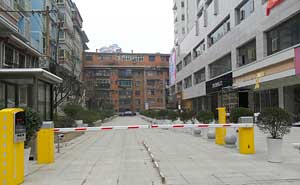 凱里嘉瑞生活廣場(chǎng)道閘案例