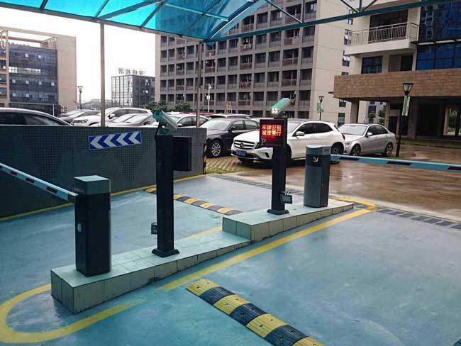 東莞互聯(lián)網(wǎng)產(chǎn)業(yè)園停車場(chǎng)系統(tǒng)案例 - 中出網(wǎng)-智能出入口與停車充電門(mén)戶
