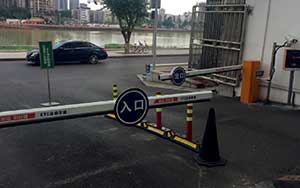 德陽(yáng)市人民醫(yī)院車牌識(shí)別系統(tǒng)案例 - 中出網(wǎng)-智能出入口與停車充電門(mén)戶