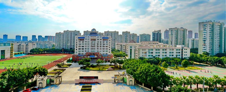 福州金山中學(xué)選用福州出安伸縮門作為校大門