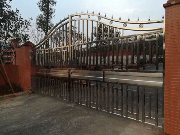 慶賀郴州出安智能庭院大門進(jìn)駐郴州第四十六完全小學(xué)