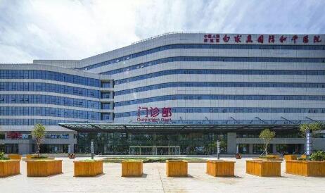 鳴謝日照白求恩醫(yī)院應(yīng)用日照出安智能道閘