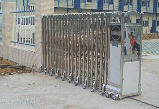 寧德伸縮門廠家為您講解多雨季節(jié)如何保養(yǎng)自家的伸縮門？