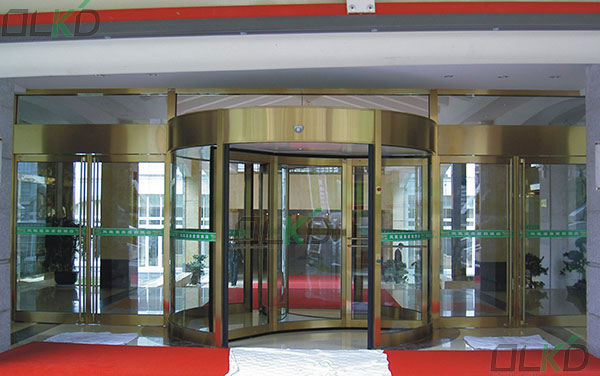 感恩太陽(yáng)山選擇了玉溪出安智能旋轉(zhuǎn)門(mén)