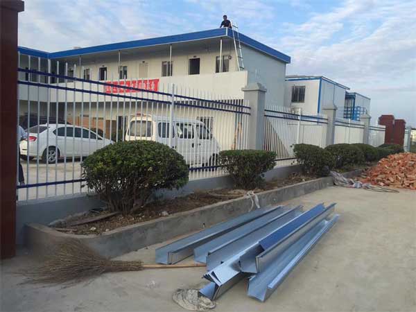 慶賀鄂州出安智能鋅鋼護欄進駐鄂州鴻泰鋼鐵有限公司